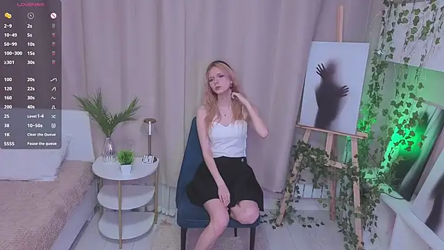 JuanaSumma online show from April 14, 2026, 6:19 am