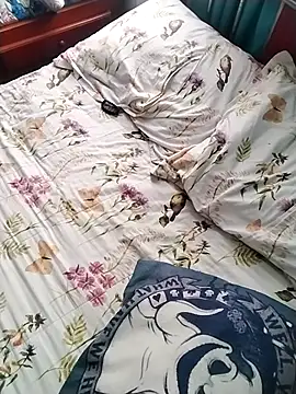 TWOLOVE16 online show from February 18, 2026, 10:39 pm