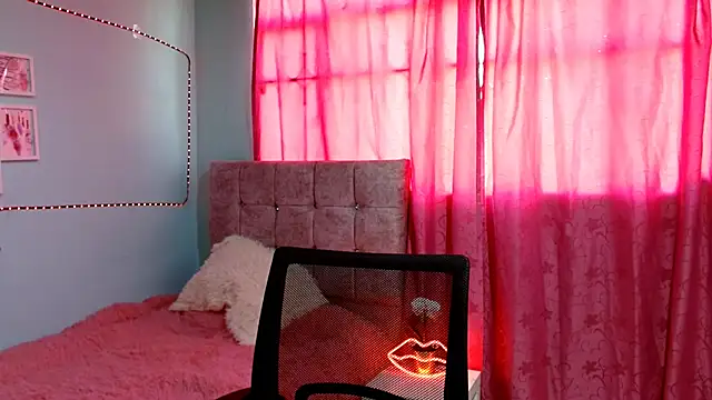 Snapshot of talia_mystic chatting on February 9, 2026, 1:26 pm talia mystic online show from February 9, 2026, 1:26 pm