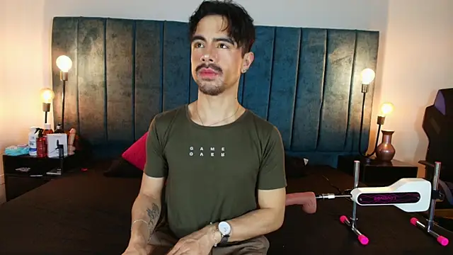 Ethan Briggs  online show from March 13, 2026, 3:46 am