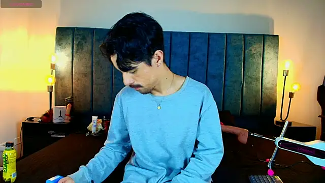 Ethan Briggs  online show from April 11, 2026, 3:44 am