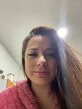 Snapshot of Pretty__Milf chatting on March 20, 2026, 8:52 am Pretty Milf online show from March 20, 2026, 8:52 am
