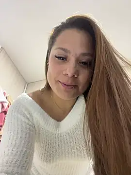 Snapshot of Pretty__Milf chatting on April 2, 2026, 10:51 pm Pretty Milf online show from April 2, 2026, 10:51 pm