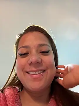 Snapshot of Pretty__Milf chatting on April 12, 2026, 10:20 am Pretty Milf online show from April 12, 2026, 10:20 am