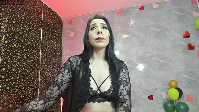 adellelennoxx online show from April 18, 2026, 8:51 am