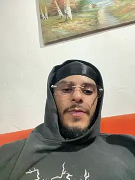 liyamjunior online show from February 11, 2026, 4:39 am