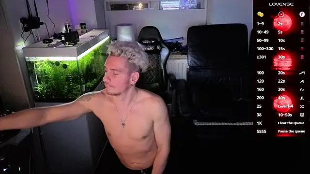 Rayzel White online show from February 21, 2026, 11:17 pm