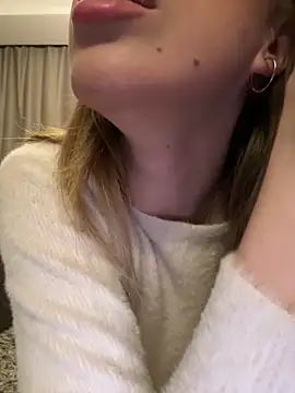 alexa-white online show from February 25, 2026, 2:32 am