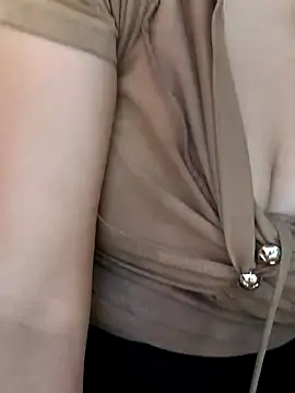 miumiu sexy2x online show from February 28, 2026, 9:10 am