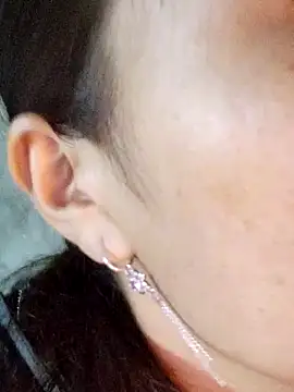 miumiu sexy2x online show from April 2, 2026, 12:30 am