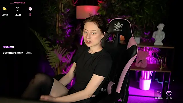 baby luna xo online show from February 27, 2026, 9:53 am