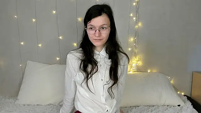 ThoraMarola online show from February 20, 2026, 6:26 am