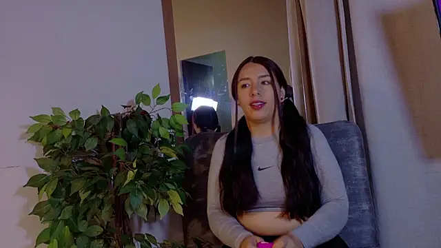 Mia C online show from February 27, 2026, 8:03 am