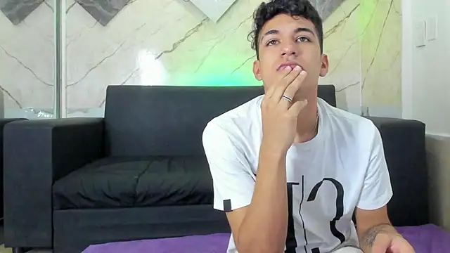 Snapshot of ALEX_KEITH26 chatting on March 22, 2026, 8:01 pm ALEX KEITH26 online show from March 22, 2026, 8:01 pm