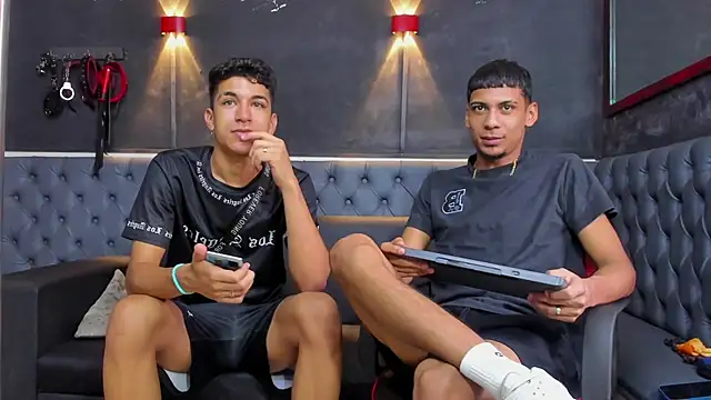 Snapshot of ALEX_KEITH26 chatting on April 5, 2026, 12:13 pm ALEX KEITH26 online show from April 5, 2026, 12:13 pm