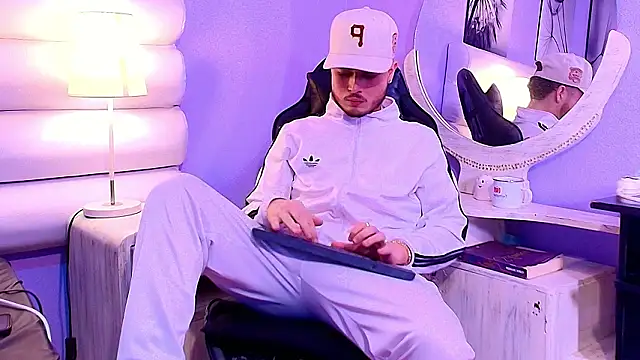 Snapshot of Salvattore_Muller chatting on February 7, 2026, 7:50 pm Salvattore Muller online show from February 7, 2026, 7:50 pm