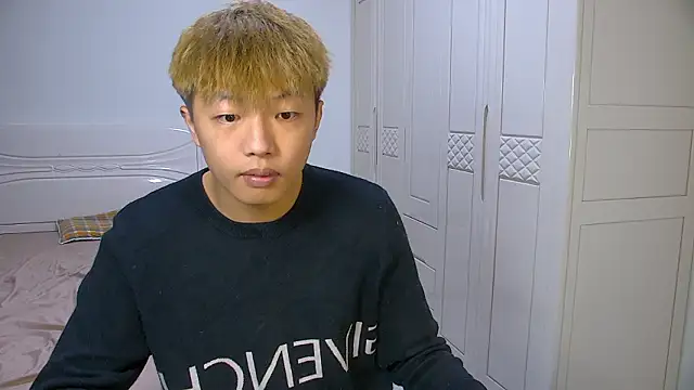 Chocolates-001 online show from March 7, 2026, 11:40 am