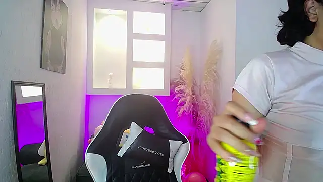 melodyy as online show from May 15, 2026, 12:34 pm