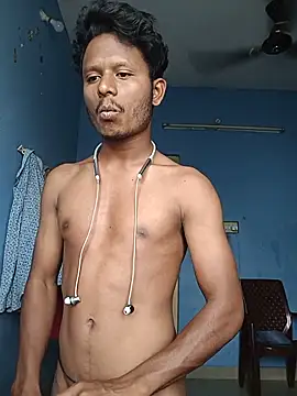 Snapshot of stylee_satheesh chatting on June 2, 2026, 7:54 am stylee satheesh online show from June 2, 2026, 7:54 am