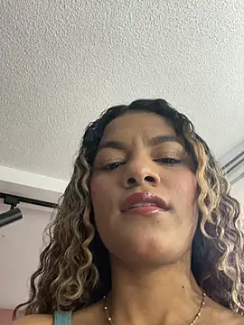 Snapshot of AngelPinkk_ chatting on May 31, 2026, 10:11 pm AngelPinkk online show from May 31, 2026, 10:11 pm