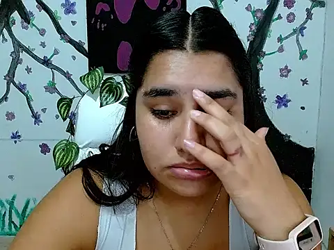 Im May  online show from February 19, 2026, 8:05 pm