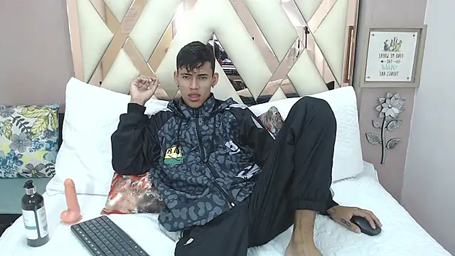 Astaroth Grigori online show from April 16, 2026, 7:25 pm