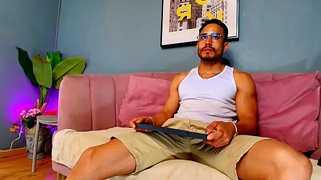 Vans Ross online show from March 7, 2026, 7:22 pm