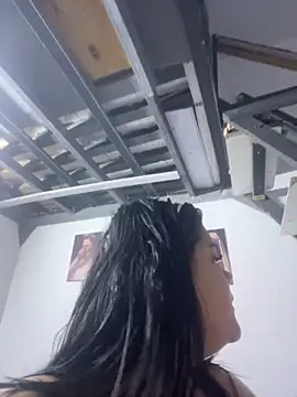 Snapshot of MorenaCariok chatting on April 1, 2026, 10:49 am MorenaCariok online show from April 1, 2026, 10:49 am