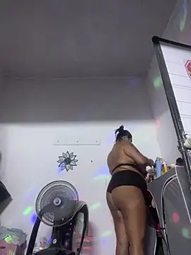 Snapshot of MorenaCariok chatting on April 1, 2026, 6:16 pm MorenaCariok online show from April 1, 2026, 6:16 pm