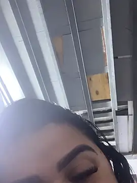 Snapshot of MorenaCariok chatting on April 2, 2026, 9:51 am MorenaCariok online show from April 2, 2026, 9:51 am