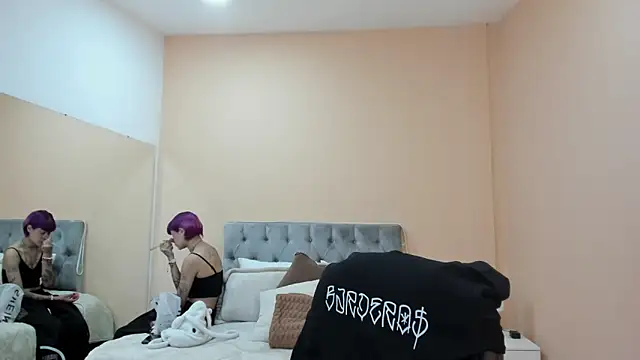 Bela Craxkerr online show from February 12, 2026, 12:33 pm