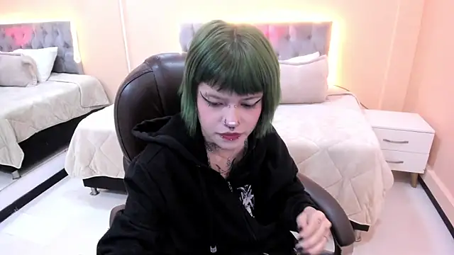 Bela Craxkerr online show from February 24, 2026, 12:47 pm