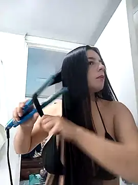 adhara montiel  online show from February 12, 2026, 8:48 pm