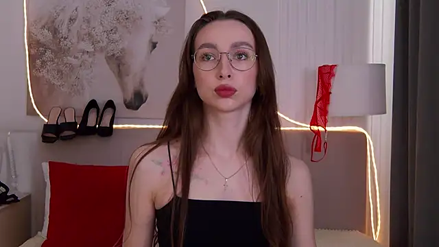 Emily Simon online show from March 28, 2026, 4:23 am