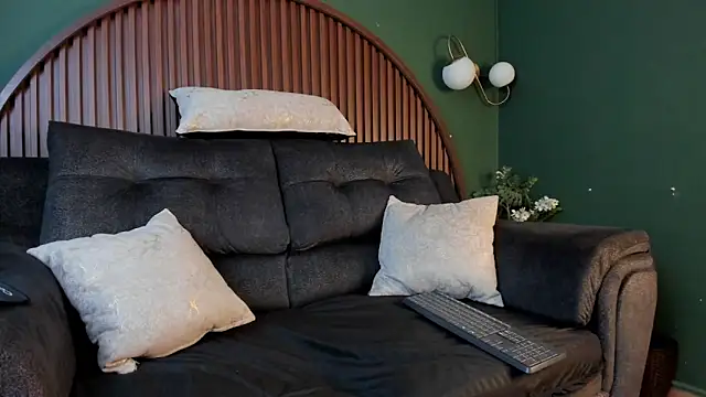 Alhan Twink online show from April 1, 2026, 5:19 am