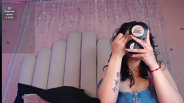 RoseConor  online show from February 11, 2026, 3:22 am