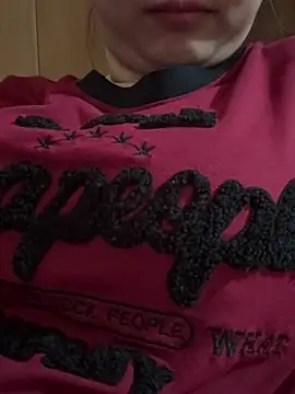 Snapshot of Donna9696 chatting on April 12, 2026, 1:43 am Donna9696 online show from April 12, 2026, 1:43 am