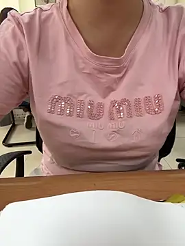 Snapshot of Donna9696 chatting on April 14, 2026, 12:38 am Donna9696 online show from April 14, 2026, 12:38 am