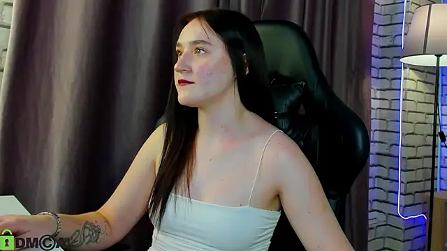 LexiVale online show from February 10, 2026, 9:13 am