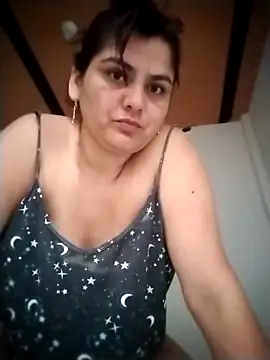 Isaaqueensi online show from March 24, 2026, 1:05 pm