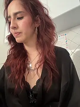 Snapshot of elodie_rouge chatting on April 18, 2026, 7:07 pm elodie rouge online show from April 18, 2026, 7:07 pm