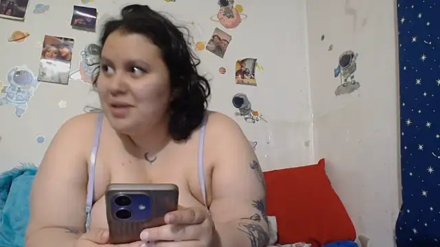 Snapshot of RavenEllieUniverse chatting on June 29, 2026, 1:23 am RavenEllieUniverse online show from June 29, 2026, 1:23 am