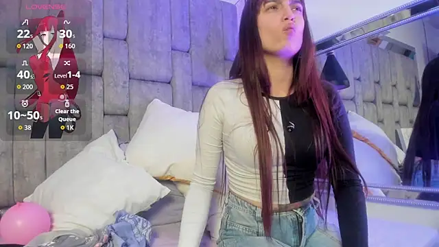 JenniQ69 online show from June 6, 2026, 7:40 pm