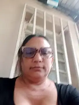 mariacarlota online show from April 14, 2026, 8:04 pm