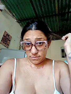 Snapshot of mariacarlota chatting on May 9, 2026, 1:27 pm mariacarlota online show from May 9, 2026, 1:27 pm