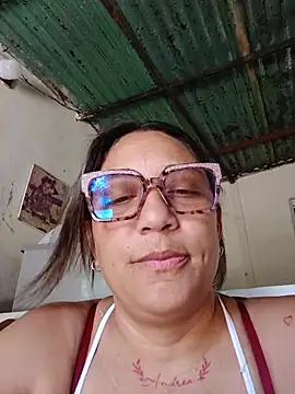 Snapshot of mariacarlota chatting on May 24, 2026, 3:39 pm mariacarlota online show from May 24, 2026, 3:39 pm