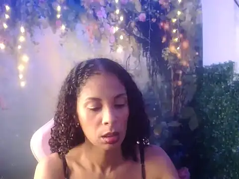 Snapshot of rosa_skinny chatting on June 6, 2026, 8:57 pm rosa skinny online show from June 6, 2026, 8:57 pm