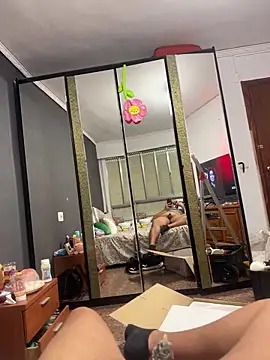 Mikelmore online show from April 7, 2026, 9:10 am