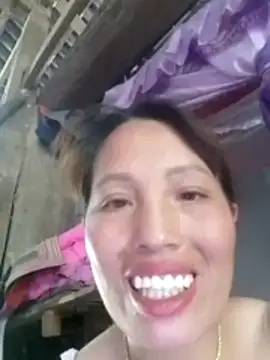 Gummiesu online show from April 10, 2026, 9:25 am