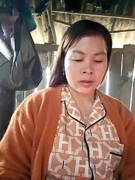 Bling sexy online show from February 3, 2026, 4:21 am